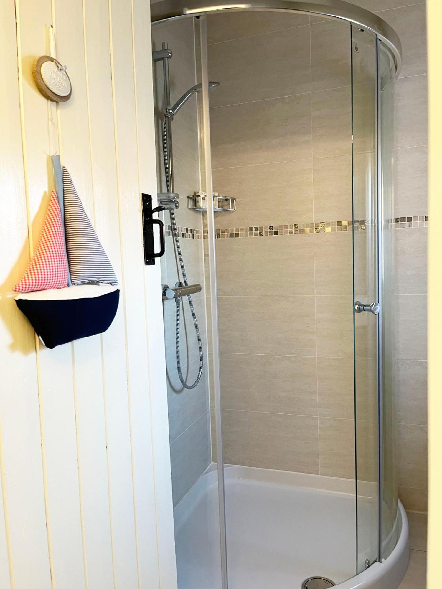 Traditional 2 Bedroom Cottage ストラットフォード＝アポン＝エイボン エクステリア 写真